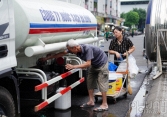 Cuộc sống cư dân Thanh Hà bị đảo lộn vì thiếu nước sạch sinh hoạt hơn 10 ngày qua