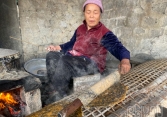 Thoát nghèo nhờ giữ lửa nghề làm bánh đa 33 năm qua