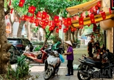 Phố phường Hà Nội rực rỡ cờ hoa chào mừng đại lễ