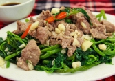 Cách làm thịt bò xào rau muống thơm ngon, đơn giản