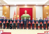 Tổng Bí thư Tô Lâm trao Quyết định về chức năng, nhiệm vụ của 13 cơ quan ban Đảng, đơn vị ở Trung ương