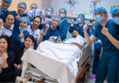 Xuân Son hồi phục thần tốc, đã có thể di chuyển bằng nạng sau ca mổ