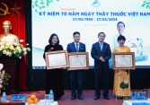 Ba bác sĩ Bệnh viện Da liễu vinh dự nhận danh hiệu Thầy thuốc Ưu tú