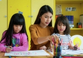 Giúp bé ghi nhớ lời người lớn dạy: Phương pháp hiệu quả
