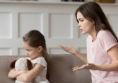 Giải mã tâm lý trẻ ương bướng: Cách ứng xử hiệu quả của cha mẹ