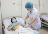 Tự ý dùng thuốc giảm đau, cô gái suýt chết vì ruột thừa vỡ lúc nào không hay