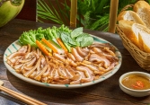Cách làm tai heo khìa nước dừa ngon đậm đà, giòn sần sật
