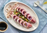 Mực nhồi xôi tím rau củ: Món ngon đậm đà hương vị đại dương và đồng quê