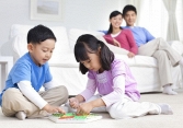 Đừng dạy con tìm kiếm hạnh phúc, hãy dạy con nuôi dưỡng nó