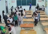 Vụ nữ giáo viên bị nhóm học sinh quây vào tường xúc phạm: Trách nhiệm thuộc về ai?