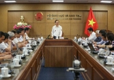 Bộ trưởng Bộ GD-ĐT: Sẽ có quy chế riêng về học online và mức thu học phí