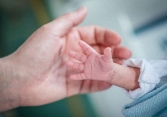 Những cô gái 'vượt cạn' trong cô đơn và tuyệt vọng