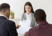 Sếp hỏi “cái gì thuộc về bạn nhưng người khác có thể tuỳ ý sử dụng?”: Nữ ứng viên EQ cao đưa đáp án bất ngờ