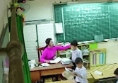 Giáo viên chủ nhiệm bạt tai, đánh đập hàng loạt học sinh lớp 2