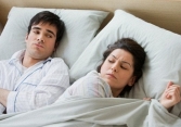 Đi ngủ khi đang tức giận, hại đủ đường