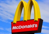 McDonald's bị giới đầu tư hoài nghi sau khi CEO mất chức vì quan hệ tình ái với nhân viên