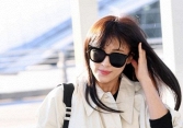 Ha Ji Won gây ngỡ ngàng vì vẻ quý phái sang trọng trên đường sang Việt Nam