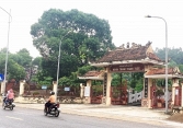 Phụ huynh phản đối mở rộng nghĩa trang, 2000 học sinh tiếp tục nghỉ học