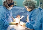 Sản phụ nguy cấp vì kiên quyết sinh thuận theo tự nhiên