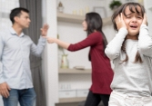 Cha mẹ ly hôn con bị sốc tâm lý, phải làm sao?