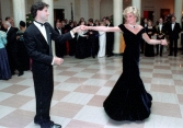 [Bạn có nhớ] Điều gì diễn ra khi Công nương Diana khiêu vũ với John Travolta tại Nhà Trắng?