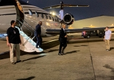Cựu Tổng thống Obama đáp chuyên cơ xuống sân bay Tân Sơn Nhất