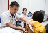 Bệnh nhân nhập viện tăng cao do ô nhiễm không khí và sương mù