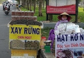 Đặc sản ra vỉa hè bán giá rẻ