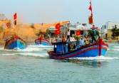 Đầu năm ra khơi 