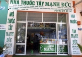 Xử phạt hàng loạt nhà thuốc 'găm' khẩu trang y tế