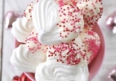 Làm bánh meringue cookies ngọt giòn cho mùa Valentine