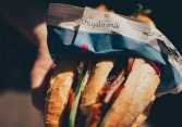 Những 'bí mật' về bánh mì đường phố của Việt Nam mà nhóm du khách Hàn Quốc chưa từng được biết