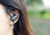 Lạm dụng tai nghe bluetooth có nguy cơ giảm thính lực