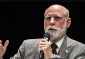 'Cha đẻ' của Internet hiện đại Vint Cerf dương tính với Covid-19