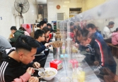 Muôn mặt hàng quán những ngày đầu nới lỏng giãn cách