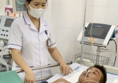 Người đàn ông suýt chết vì ăn cua lạ