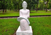 Công viên Thống Nhất lại đổi màu sơn cho các bức tượng