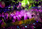 Thủ tướng đồng ý cho phép dịch vụ karaoke, vũ trường hoạt động trở lại