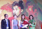Trung vệ đội tuyển nữ Việt Nam Chương Thị Kiều đoạt giải Fair Play 2019