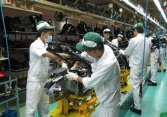 Bloomberg nhận định nền kinh Việt Nam có nhiều bước tăng trưởng ngoài dự báo