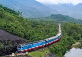 Đường sắt chạy lại tàu Hà Nội-Lào Cai sau hơn một tháng tạm dừng