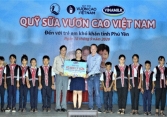 Quỹ sữa vươn cao Việt Nam và Vinamilk trao tặng 83.400 ly sữa cho trẻ em khó khăn Phú Yên