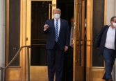Ông Trump rời Bệnh viện Walter Reed, về Nhà Trắng điều trị Covid-19