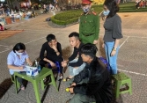 Hà Nội lập 15 chốt tuyên truyền, xử phạt người không đeo khẩu trang quanh hồ Hoàn Kiếm