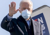 Biden tiếp tục dẫn trước Trump trong hầu hết các cuộc thăm dò