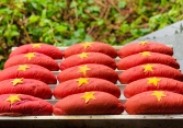 '‘Bánh mì yêu nước' dành tặng những người lao động gặp khó khăn vì covid-19
