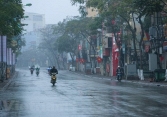 Chuyên gia khí tượng nhận định về cơn mưa rào diện rộng giữa mùa Đông