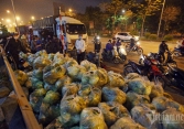 Người dân thủ đô giải cứu 250 tấn rau, 10 vạn trứng gà cho bà con Hải Dương chỉ trong 1 đêm