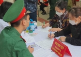 Rất nhiều người cao tuổi đăng ký tham gia giai đoạn 2 thử nghiệm vắc xin Covid-19 Việt Nam
