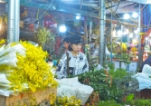 Cảnh nhộn nhịp ở chợ hoa lớn nhất Thủ đô trước ngày 8/3